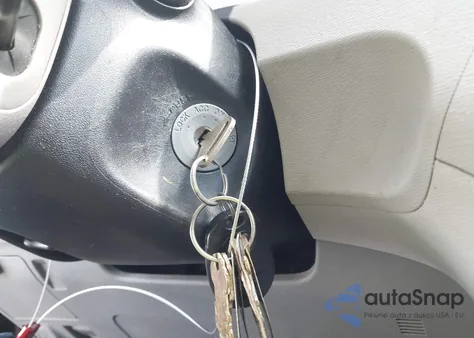 2011 Toyota Sienna Base V6 z USA, uszkodzony, nr VIN 5TDZK3DCXBS146784